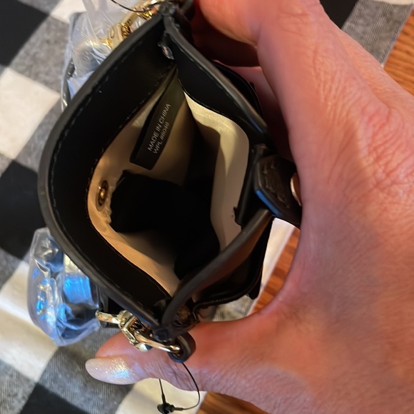 NWT INC. Ashli Convertible Crossbody - Picture 4 of 10